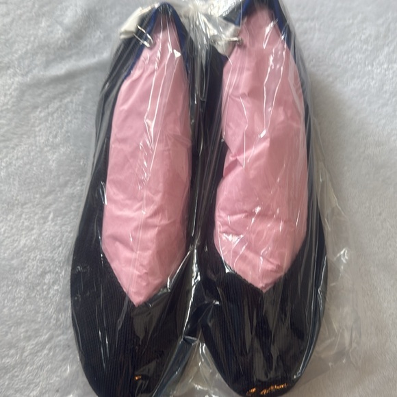 NWOT Rothy’s Black Solid Round Toe Flats Never Worn! In MINT condition! - Picture 4 of 5